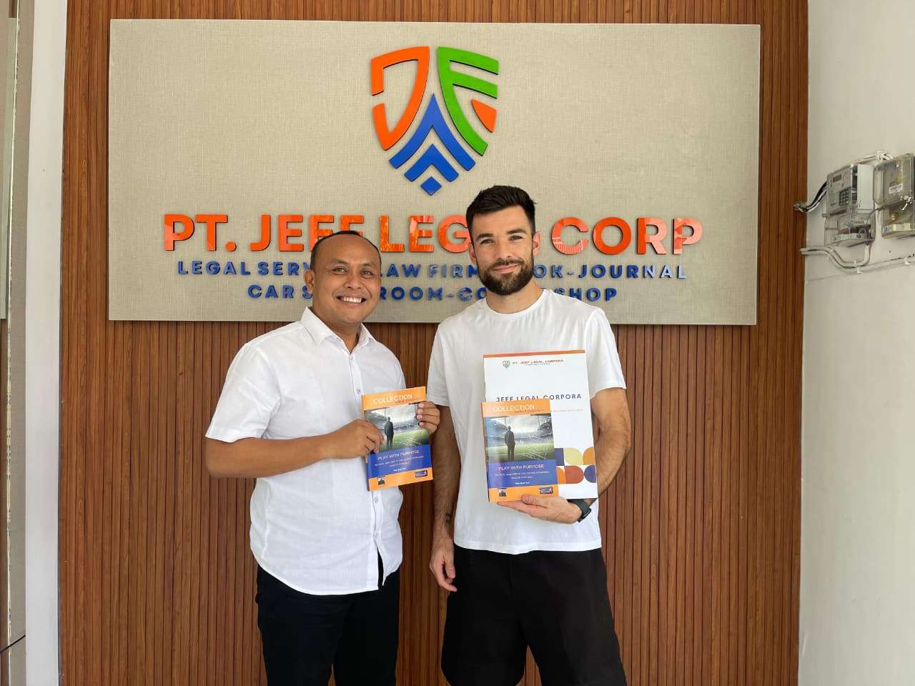 Pertemuan dan kerja sama dengan mitra publikasi